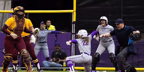 Parking Drake Bulldogs at St. Thomas Tommies Womens Basketball