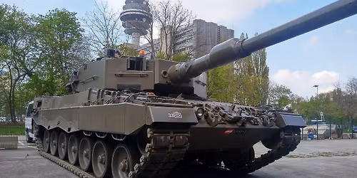 Der Kampfpanzer Leopard 2: \u201eVon innen und au\u00dfen\u201c