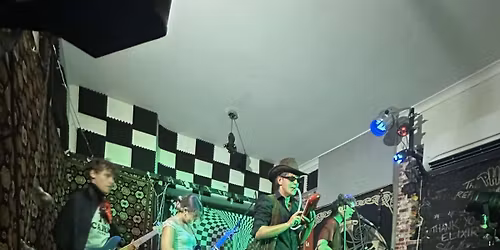 WazzMare Before Christmas: WazzMaloid VS Maple AVE