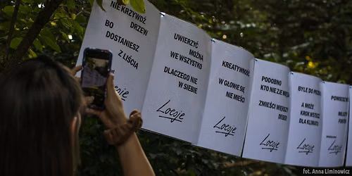 Prz sz\u0142o\u015b\u0107 \u25e6 Warsztaty redakcyjne i nowa seria plakat\u00f3w Loesje \u25e6\u25e6 Pa\u0144stwomiasto