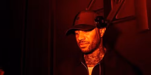 Pretty Girls LOVE Trap