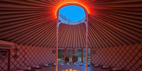 MAGNETISKE KVINDE ~ \nNyt \u00e5r \ud83c\udf00 Ny cyklus! Kvindecirkel med Ceremoniel Kakao