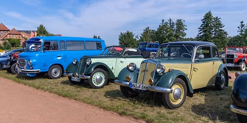 Oldtimertreffen mit musikalischen Fr\u00fchschoppen