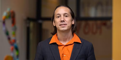 Bildningsresan: Kan lycka k\u00f6pas f\u00f6r pengar