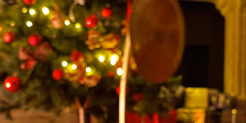 \u00dcnnepre hangol\u00f3, elcsendes\u00edt\u0151 hangf\u00fcrd\u0151 