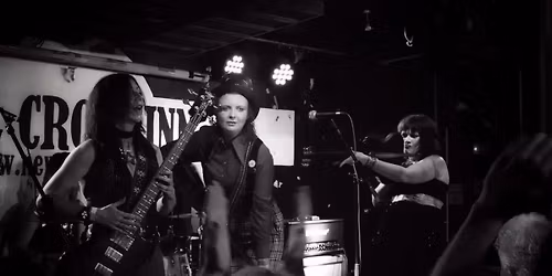 SLADY Live In Southend 