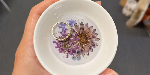 Resin Ring Dishes Workshop
