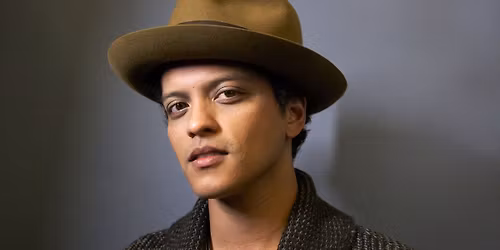 Bruno Mars with RAYE and DJ Pee .Wee