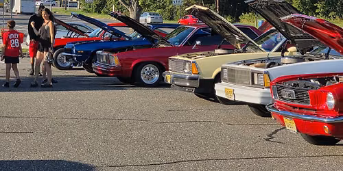 Buffalo Wild Wings Car Meet