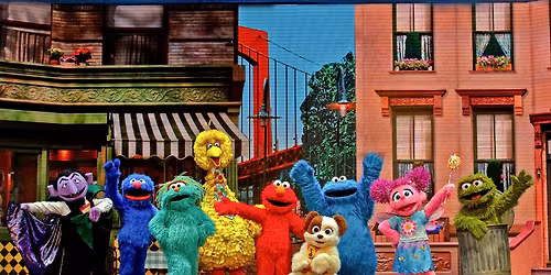 Parking Elmo and Friends Say Hello Live!