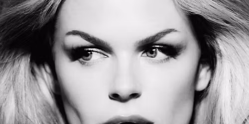 Davina Michelle in Paris