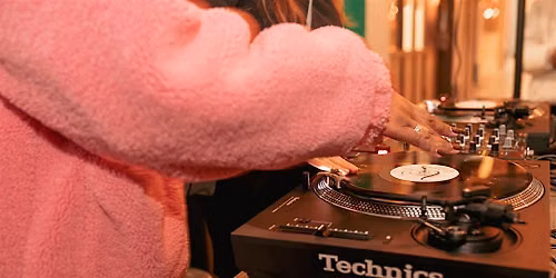 5 WEEK 1-2-1 VINYL DJ COURSE FOR WOMEN - CUSTOM START DATES