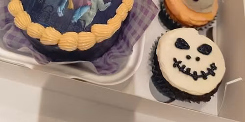 Pack dulce tarta bento y cupcakes de Pesadilla antes de Navidad