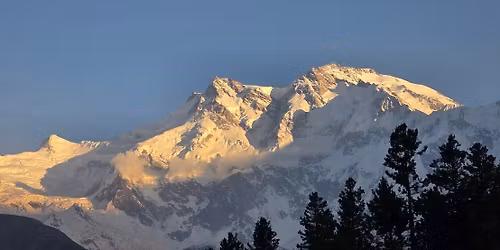 \u00c9szak-Pakiszt\u00e1n hegyei k\u00f6z\u00f6tt - Lieber Tam\u00e1s az Egri Vil\u00e1gj\u00e1r\u00f3 Klubban