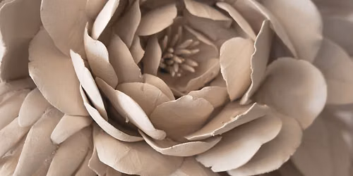 Flower making in porcelain