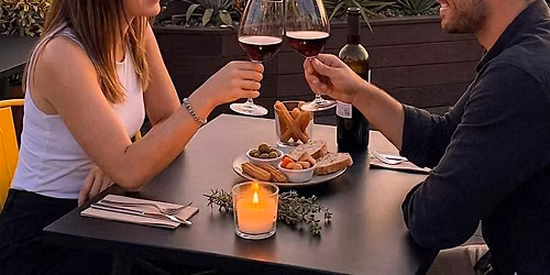 N\u00f3mada Sharing Dinner \u00b7 Cena para 2 con Vino en Madrid