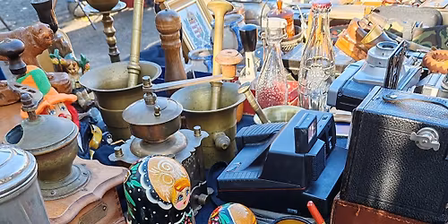 Antik- \u00e9s bolhapiac Szentendr\u00e9n