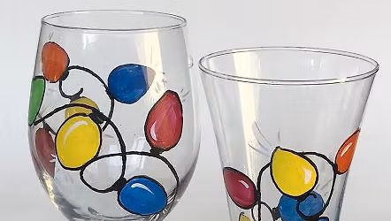Estero Holiday Wine Glass Paint and Pour