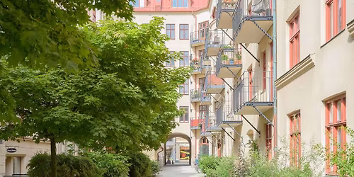 G\u00e5rdsloppis p\u00e5 Brogatan