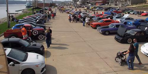 Cars & Coffee LeClaire