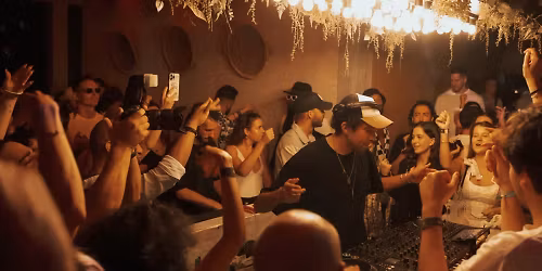 Ankho\u00ef, Nii Tei in Miami