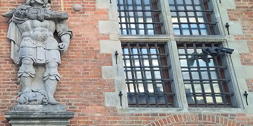 Gda\u0144sk z przewodnikiem: historia rze\u017aby klasycznej i wsp\u00f3\u0142czesnej