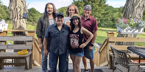 Serendipity keeping the party going at Bogey\u2019s, come boogie with us!