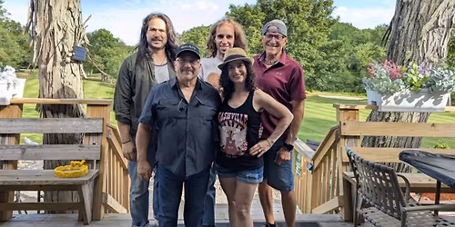 Serendipity keeping the party going at Bogey\u2019s, come boogie with us! 