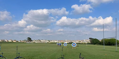 Newquay bowmen\u2019s beginners course