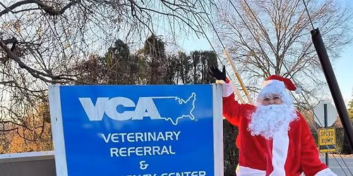 Pet Holiday Photos at VREC Westbury (FREE)