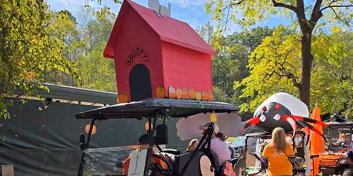 Golf Cart Parade - Hosted by Tara & Ian Watkins
