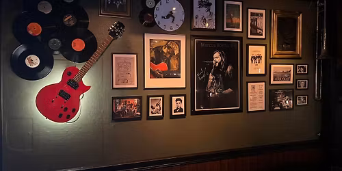 Jula Ribbes inn p\u00e5 Queens Pub