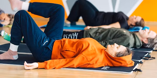 "Rozlu\u017aniamy plecy" - warsztaty somatyki dla sprawno\u015bci i zdrowia z Paw\u0142em W\u00f3jtowiczem w Katowicach