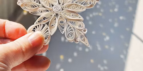 Quilled Snowflake with See Lang Design