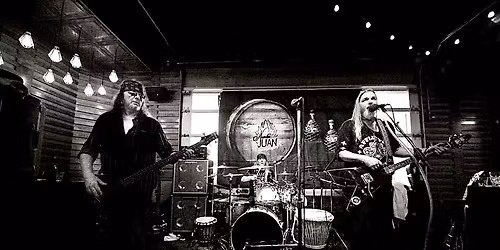 Vote for Deja Vu to play Bloomfest