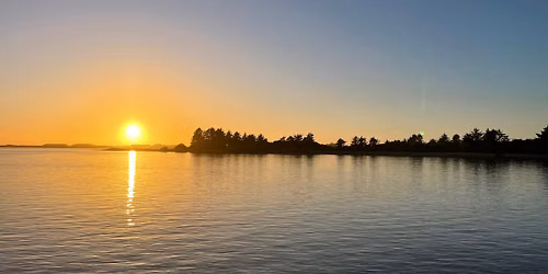 Full Moon Rising Sunset Cruise