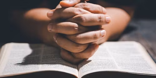 KEREKASZTAL BESZ\u00c9LGET\u00c9S - HITBEN \u00d6NMAGAMMAL