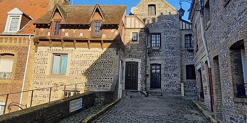 LE POLLET DE L'AUTRE C\u00d4T\u00c9 DU PONT