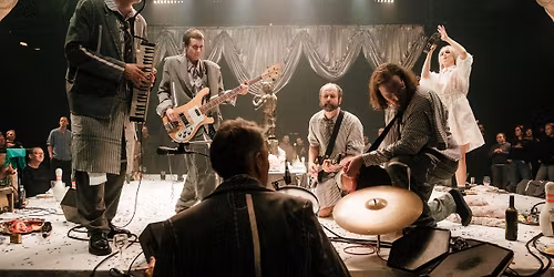 Hess is More: Apollonian Circles