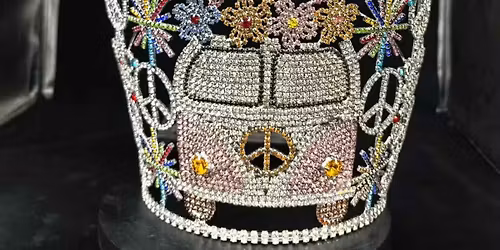 GROOVY GIRLZ AND GUYZ