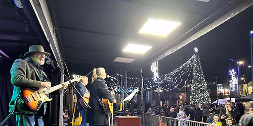 Miv, Kev and Dave Live at Amlwch Port Xmas lights switch on 