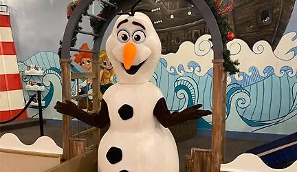 Anna, Elsa, AND Olaf Photo Opportunities