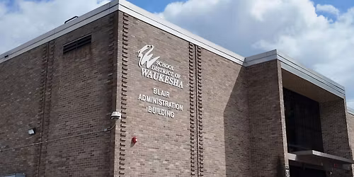 School Board Meeting \/ Reuni\u00f3n de la Junta Escolar