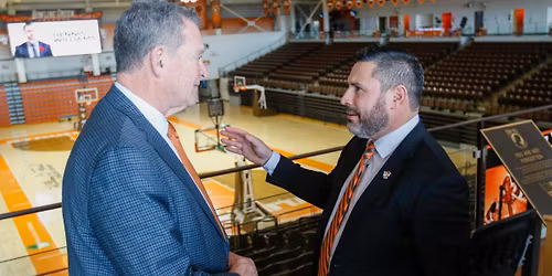 Parking Halifax Mooseheads at Gatineau Olympiques
