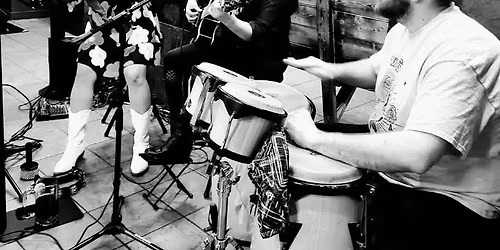 Vida Sisters Live at The Front Row 