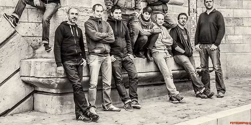 LOS TRES PUNTOS + The Walking Duck