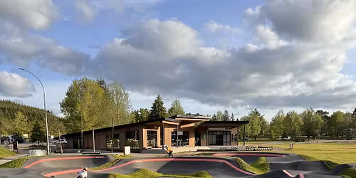 W\u0101hine on Wheels Pump Track + BMX session