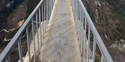 \u041f\u044a\u0440\u0432\u0430 \u043f\u0440\u043e\u043b\u0435\u0442 \u0432 \u0414\u0435\u0432\u0438\u043d \u0438 \u0422\u0440\u0438\u0433\u0440\u0430\u0434\u0441\u043a\u043e\u0442\u043e \u0436\u0434\u0440\u0435\u043b\u043e-\u0421\u0442\u0440\u0443\u0438\u043b\u0438\u0446\u0430, \u0445\u0438\u0436\u0430 \u0422\u0435\u0448\u0435\u043b, \u043f\u043b\u043e\u0449\u0430\u0434\u043a\u0430 \u041e\u0440\u043b\u043e\u0432\u043e \u043e\u043a\u043e, \u0432\u043e\u0434\u043e\u043f\u0430\u0434 \u041a\u044a\u0441\u0430\u043a