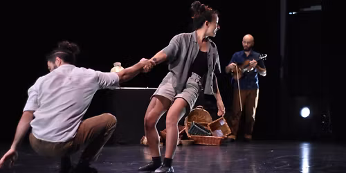 Le corps acrobatique au th\u00e9\u00e2tre.