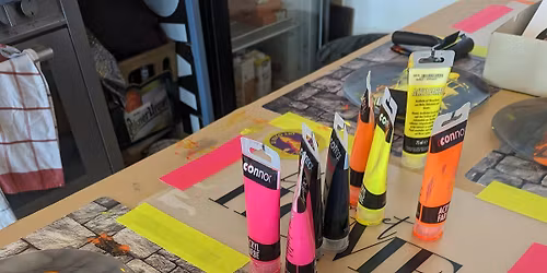 Last Minute bold DIY Neon Print Presents Workshop